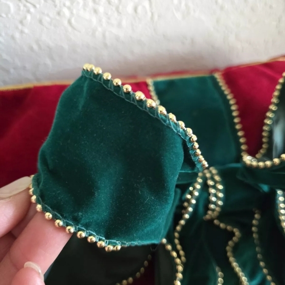 Like new Velvet 3 Dimensional Christmas Gift Throw Pillows - Picture 5 of 8